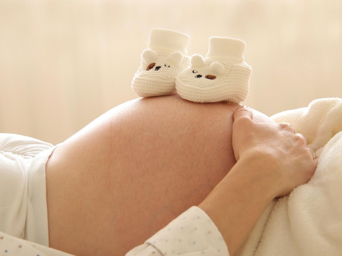 Zwolnienie lekarskie w ciąży ile jest płatne i jak to działa